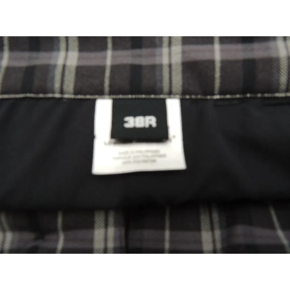 Under Armor Mens Golf Shorts size 38R - Picture 4 of 4